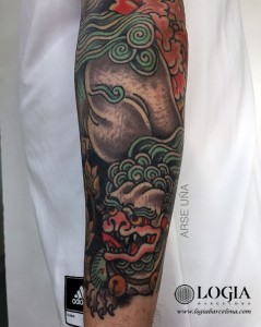 tatuaje-tradicional-brazo-logia-barcelona-arse-03     